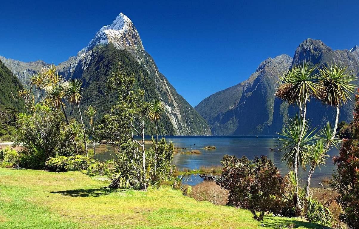 Sutherland Falls - highest waterfall in New Zealand. - Parco nazionale Fiordland | Secret World Trip Planner
