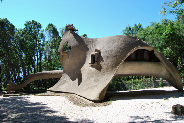 Saldarini namas - Baratti | Secret World Trip Planner