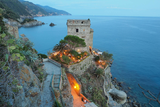 Monterosso pils - Monterosso al Mare | Secret World Trip Planner