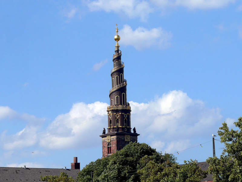 Igrexa de Noso Salvador e Escaleira en espiral - København | Secret World Trip Planner