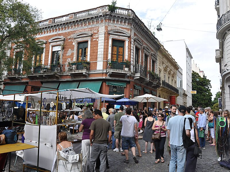 Il mercato settimanale dell'antiquariato di San Telmo - Buenos Aires | Secret World Trip Planner