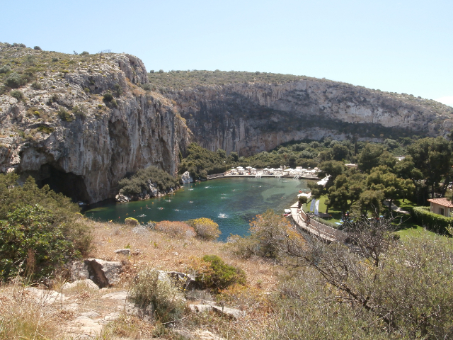 Sjön Vouliagmeni - Lake Vouliagmeni | Secret World Trip Planner