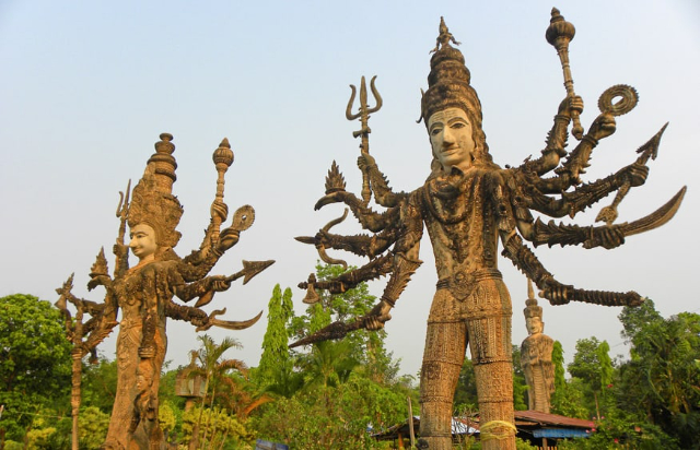 Sala Keoku Buddha Park - Wat That | Secret World Trip Planner