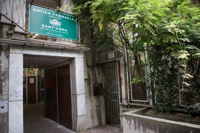 Antiga farmacia de herbas Sant'Anna - Genova | Secret World Trip Planner