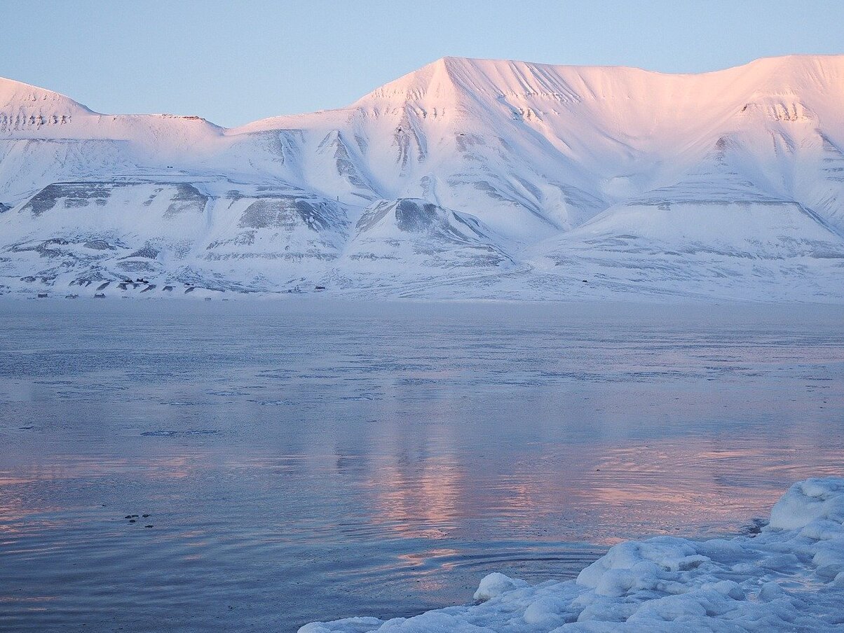 One of the northernmost towns on earth: Longyearby - Longyearbyen | Secret World Trip Planner