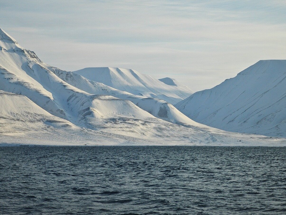 One of the northernmost towns on earth: Longyearby - Longyearbyen | Secret World Trip Planner