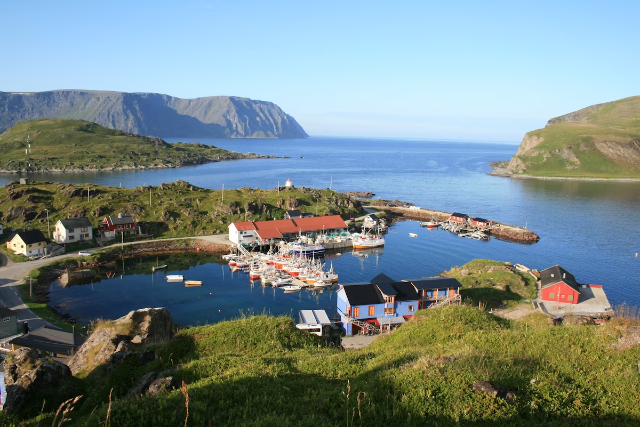 Skarsvåg arrantzale herria - Skutnesveien | Secret World Trip Planner
