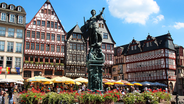 Fontana pravde - Frankfurt am Main | Secret World Trip Planner