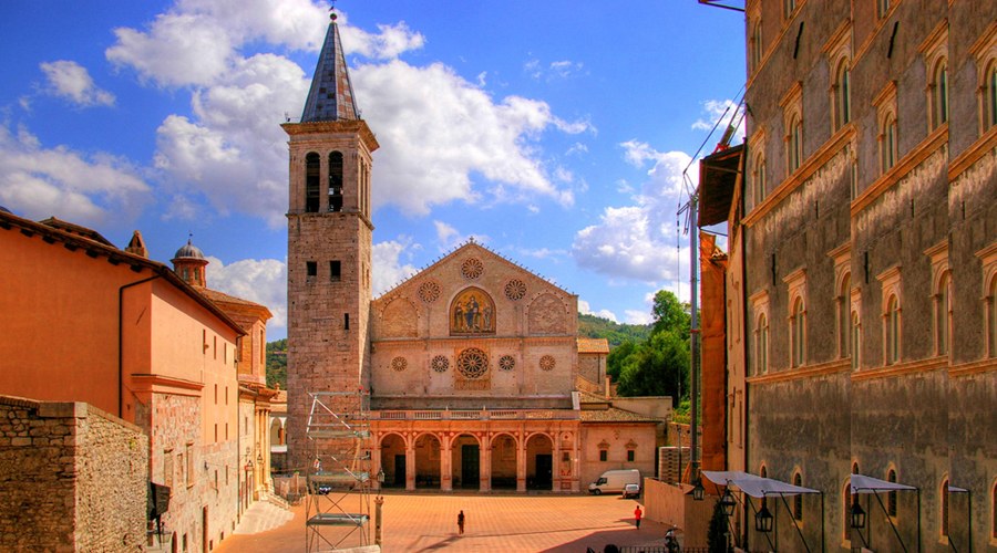 Katedral Santa Maria Assunta - Spoleto | Secret World Trip Planner