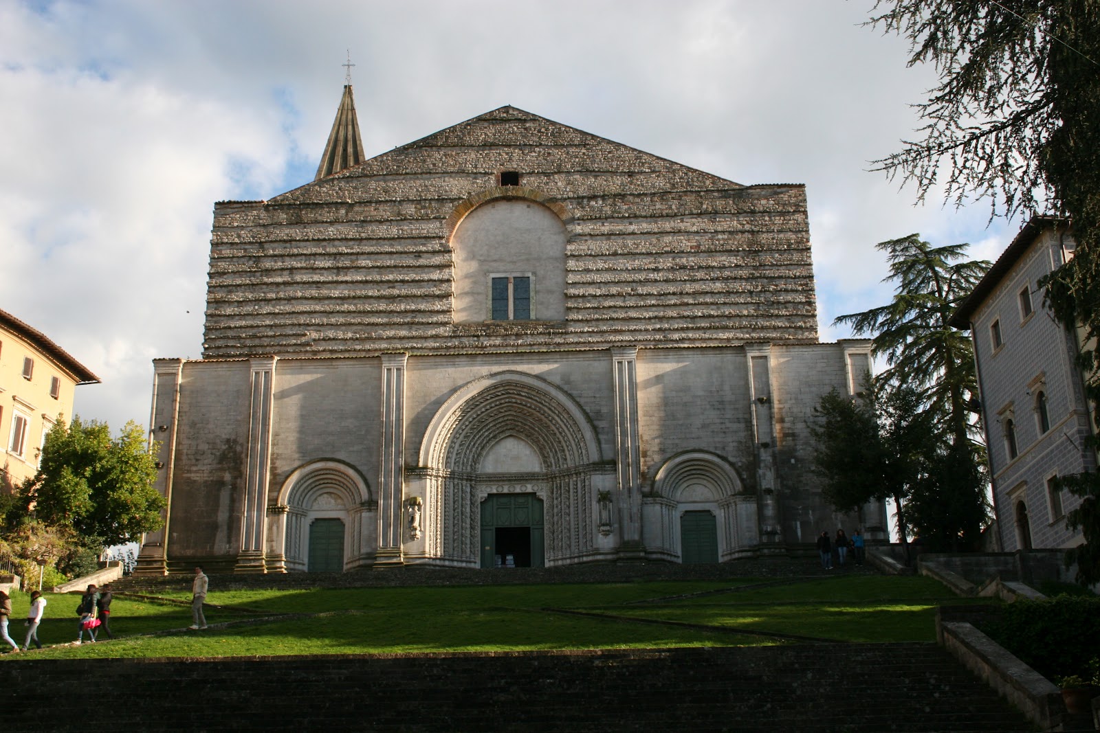 San Fortunato-kirken - Todi | Secret World Trip Planner