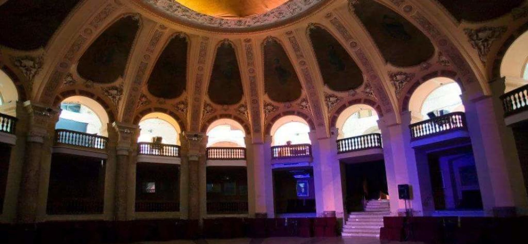 El Salone Margherita, el primer café-chantant de Italia - Napoli | Secret World Trip Planner