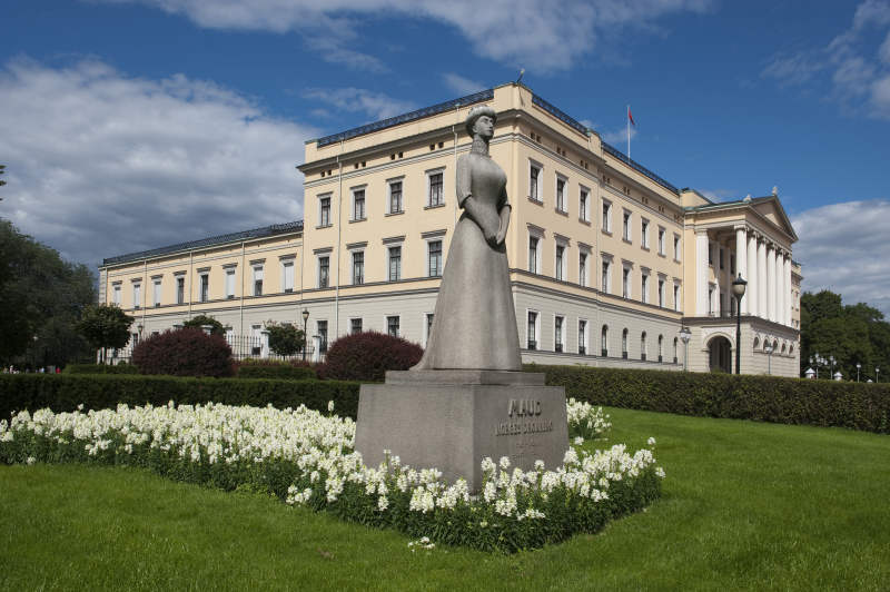 ਰਾਇਲ ਪੈਲਸ ਸਫ਼ਲ - Slottsplassen 1 | Secret World Trip Planner