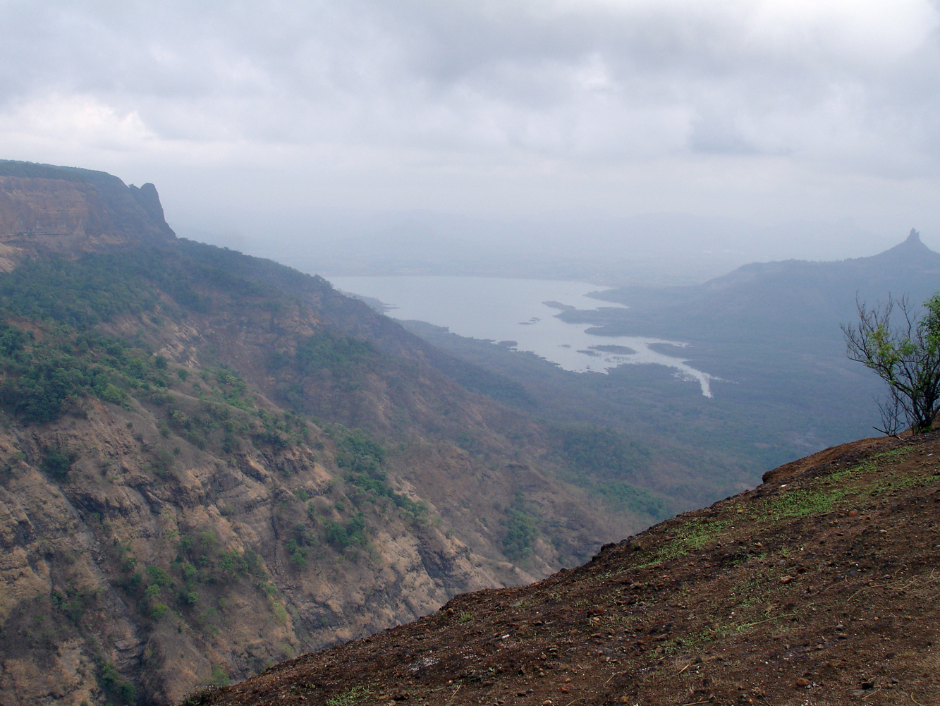 Lánléargas Pointe, an chuid is mó spreagúil dearcadh i Matheran - Matheran | Secret World Trip Planner