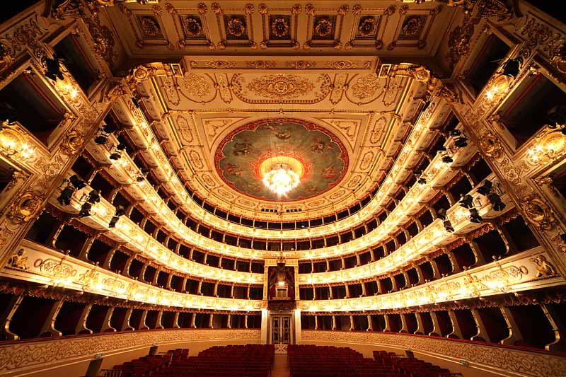 Karališkasis Parmos teatras - Parma | Secret World Trip Planner