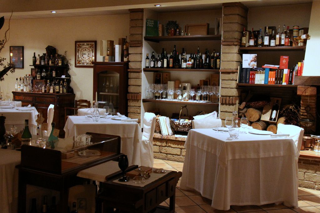 Tavernan Estià - Brusciano | Secret World Trip Planner