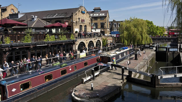 क्याम्डेन: बेलायतमा संगीत को राजधानी - Camden Town | Secret World Trip Planner