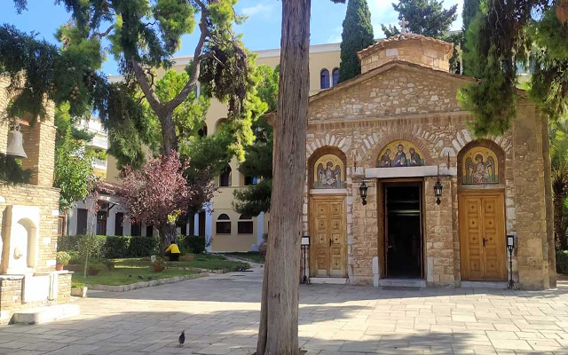 Petraki-Kloster: Ein byzantinisches Heiligtum inmitten des Trubels von Athen - Athina | Secret World Trip Planner