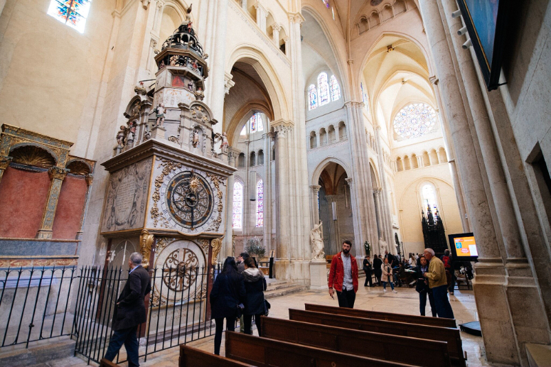 Stjörnufræðiklukkan í Lyon - Lyon | Secret World Trip Planner