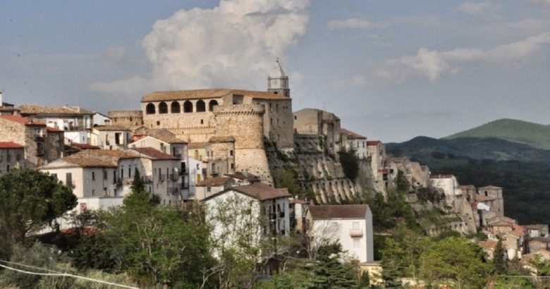 Slottet Civitacampomarano - Civitacampomarano | Secret World Trip Planner