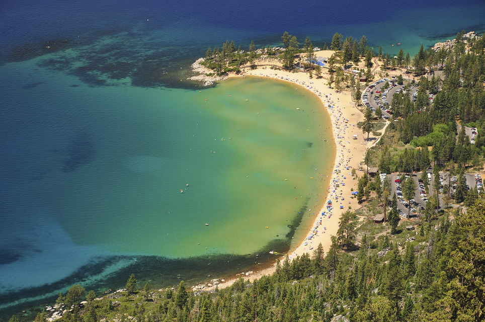 La côte est du Nevada n'est pas connue pour ses plages de sable - Sand Harbor Beach | Secret World Trip Planner