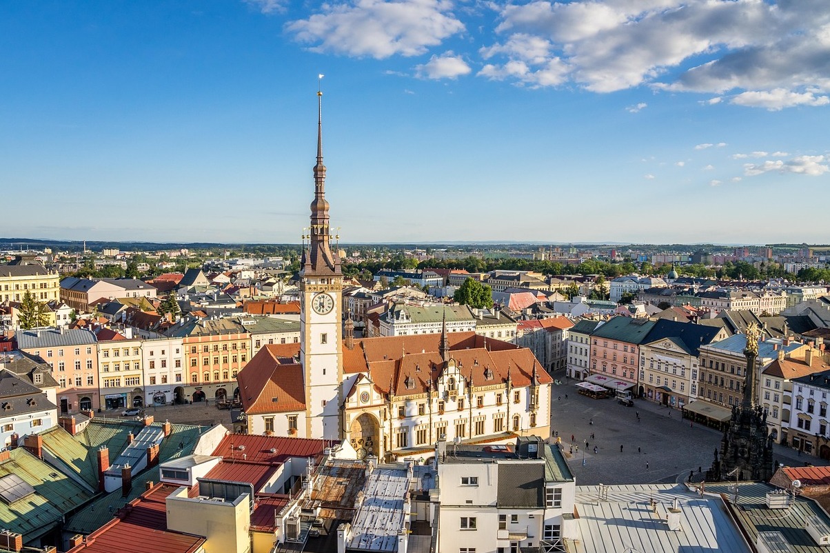 Seni yang indah di kota Republik:Dewan  - Olomouc | Secret World Trip Planner