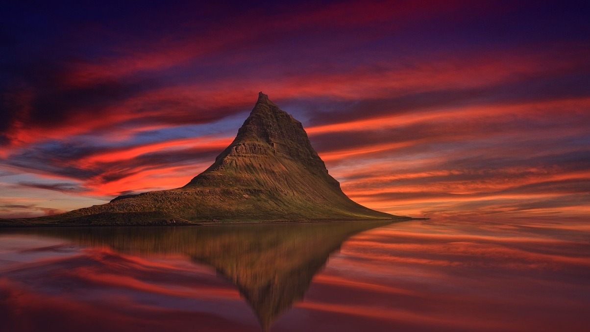 Il vulcano Kirkjufell - Una delle montagne più belle al Mondo - Kirkjufell | Secret World Trip Planner