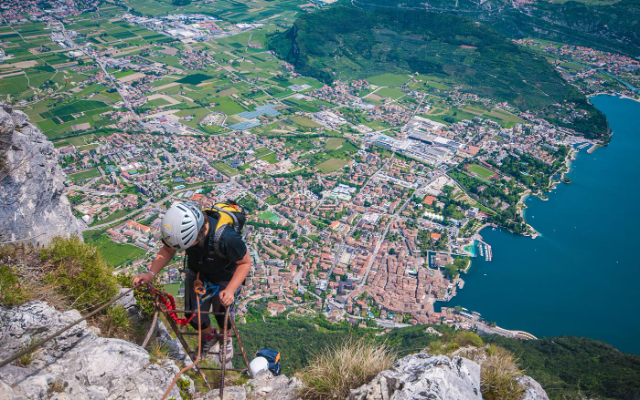दोस्ती का फर्राटा - Riva del Garda | Secret World Trip Planner