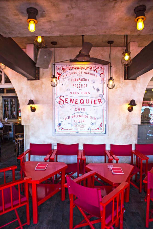 il Senequier dhe Brigitte Bardot - Saint-Tropez | Secret World Trip Planner
