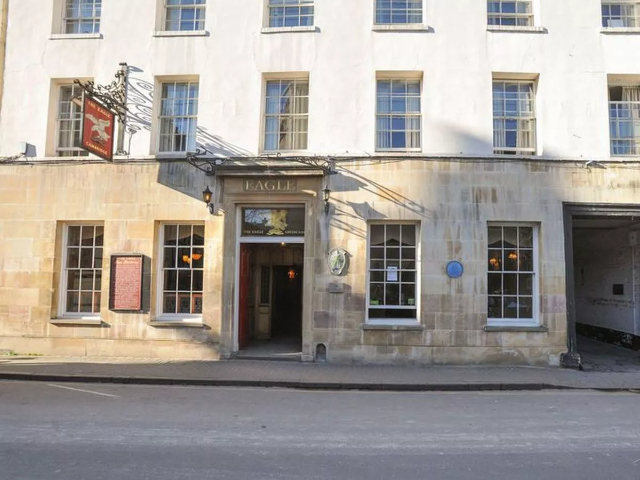 Ang Pub Ang Agila at ang DNA - Bene't St | Secret World Trip Planner
