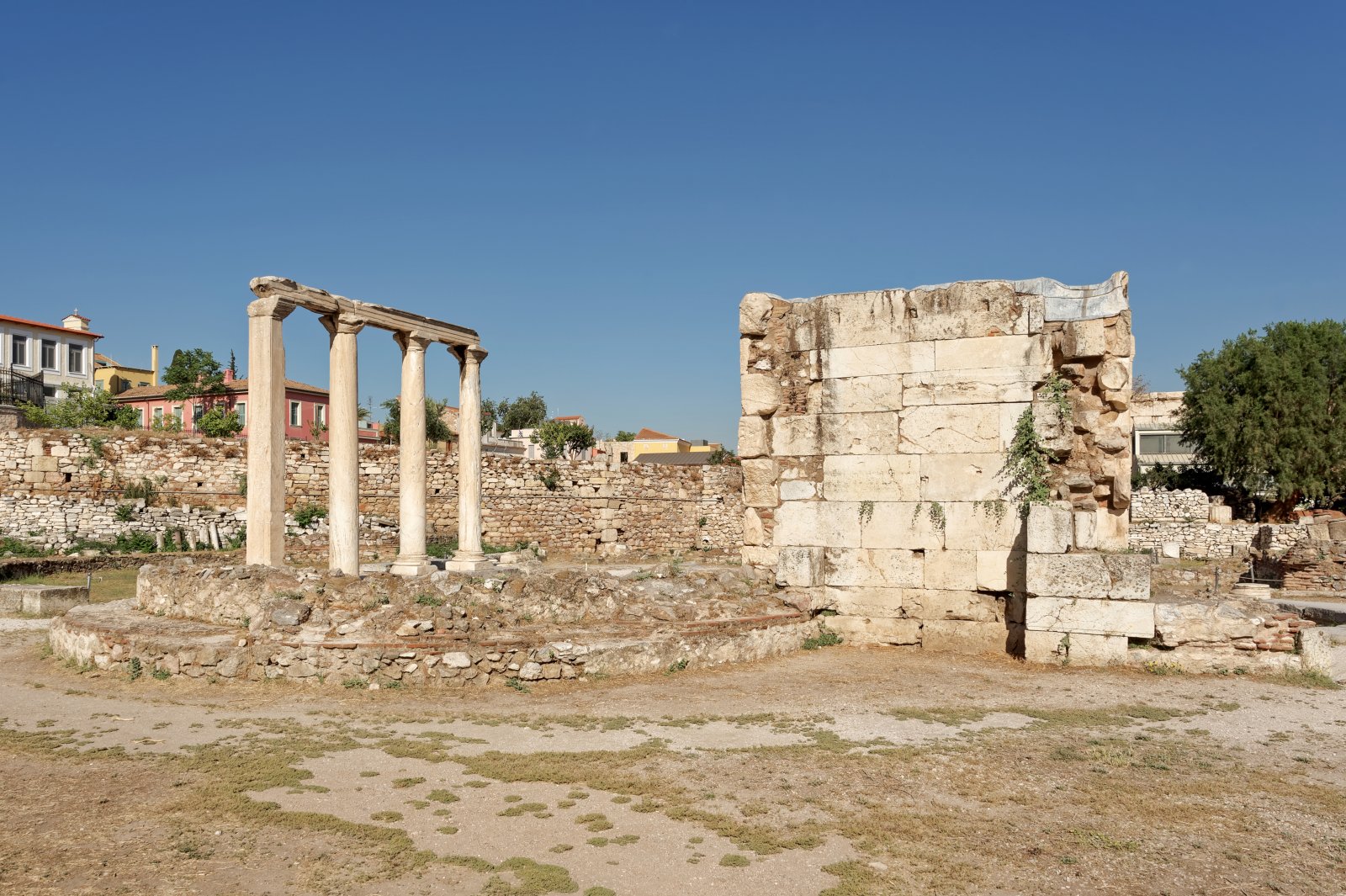 Hadrian Bibliotheek - Athina | Secret World Trip Planner