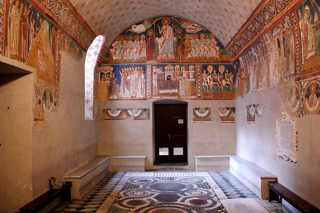 Bazilika Santi Quattro Coronati - Roma | Secret World Trip Planner
