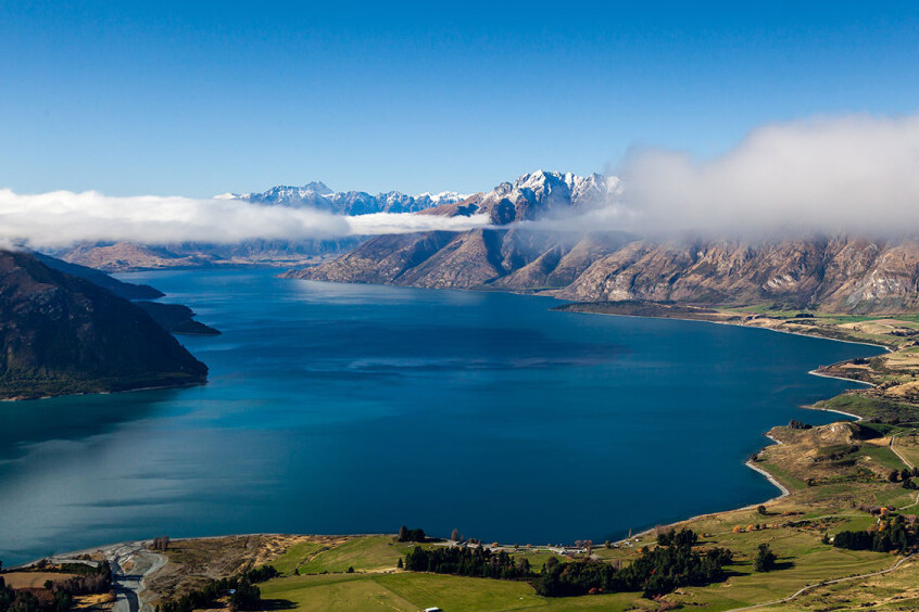 Lake Wakatipu — Lago Wakatipu