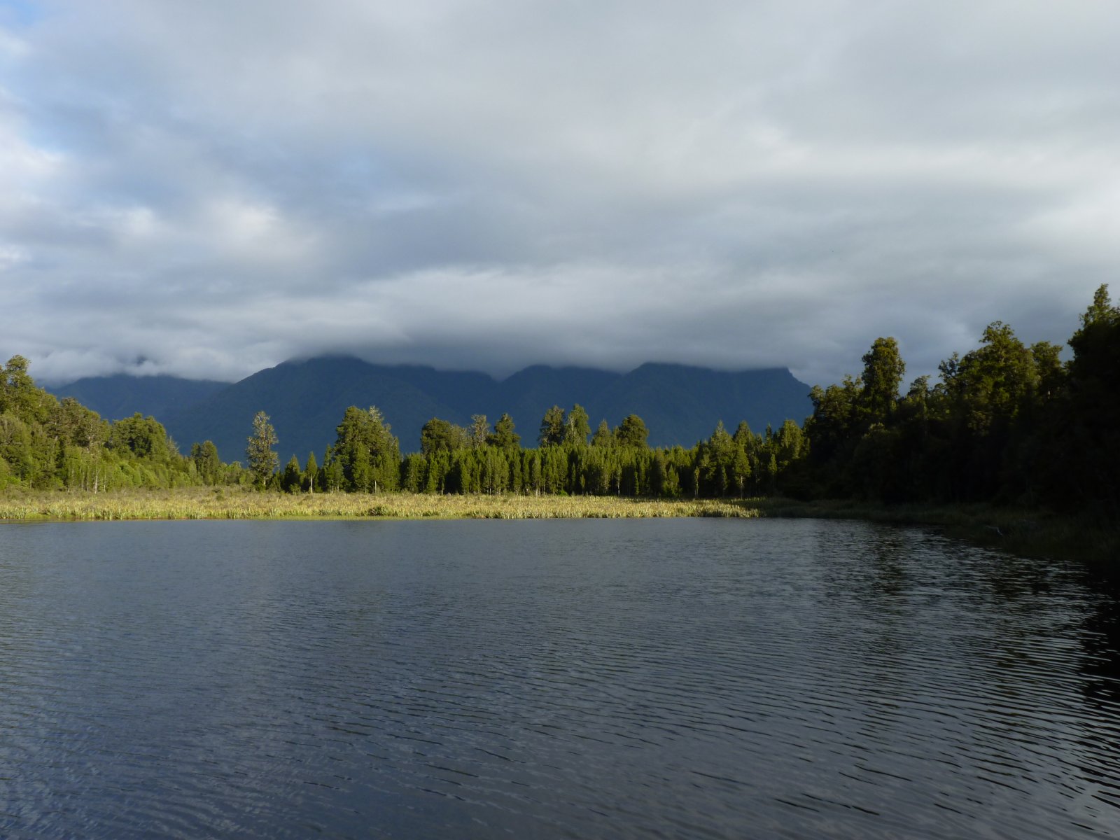 Lake Matheson - One of the most scenic locations in New Zealand. - Lake Matheson Walkway | Secret World Trip Planner