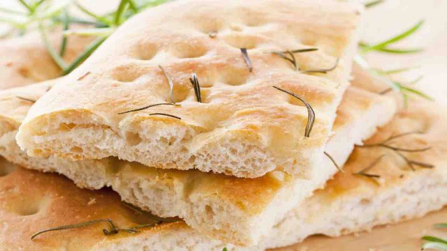 La focaccia genovesa - Genova | Secret World Trip Planner