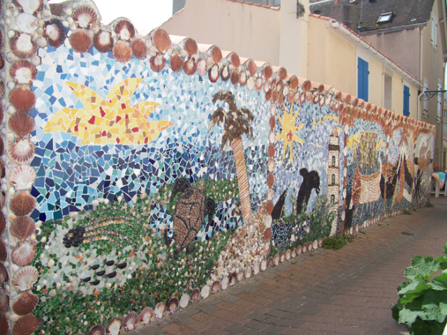 Penotte Island Seashell Art - Les Sables-d'Olonne | Secret World Trip Planner