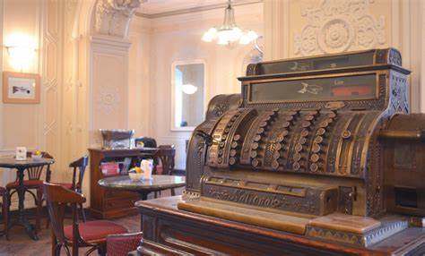ಟೊಮಾಸೆಯೊ ಕಾಫಿ - Trieste | Secret World Trip Planner