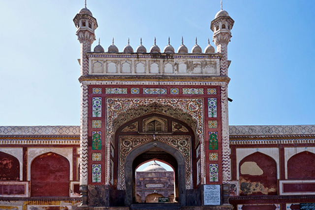 The Shahi Mosque - Chiniot | Secret World Trip Planner