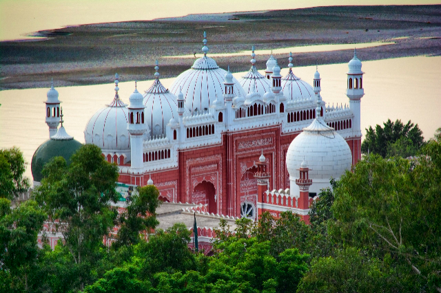 The Tomb of Hazrat Peer Shah Burhan Udin — Chiniot