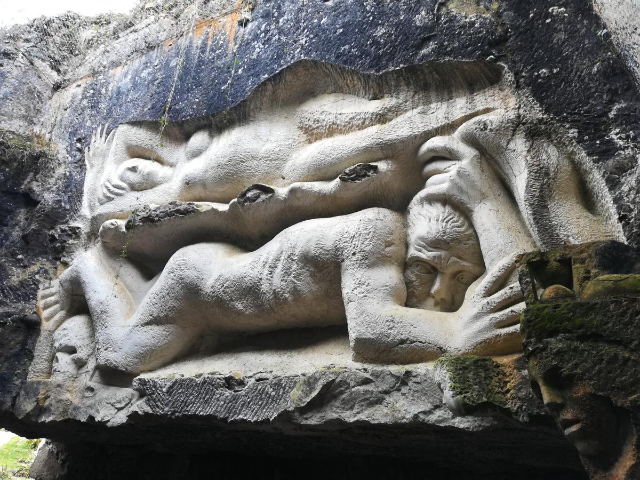 The Lapidiales - Port-d'Envaux | Secret World Trip Planner