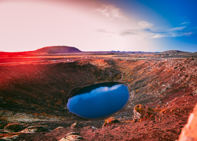 Kráterové jezero Kerid, Island: Cereidské jezero: symfonie barev a geologických zázraků - Klausturholar | Secret World Trip Planner