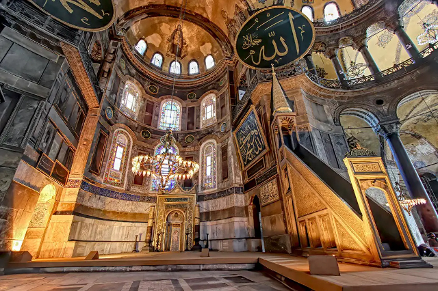 Santa Sofía - Ayasofya Meydanı no 1 | Secret World Trip Planner