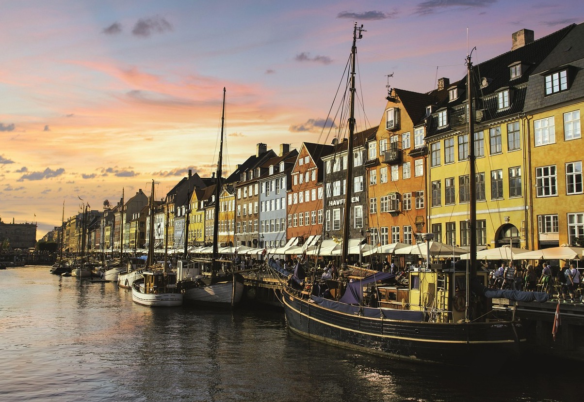 Nyhavn on ilus sadamapiirkond Kopenhaagenis - København | Secret World Trip Planner