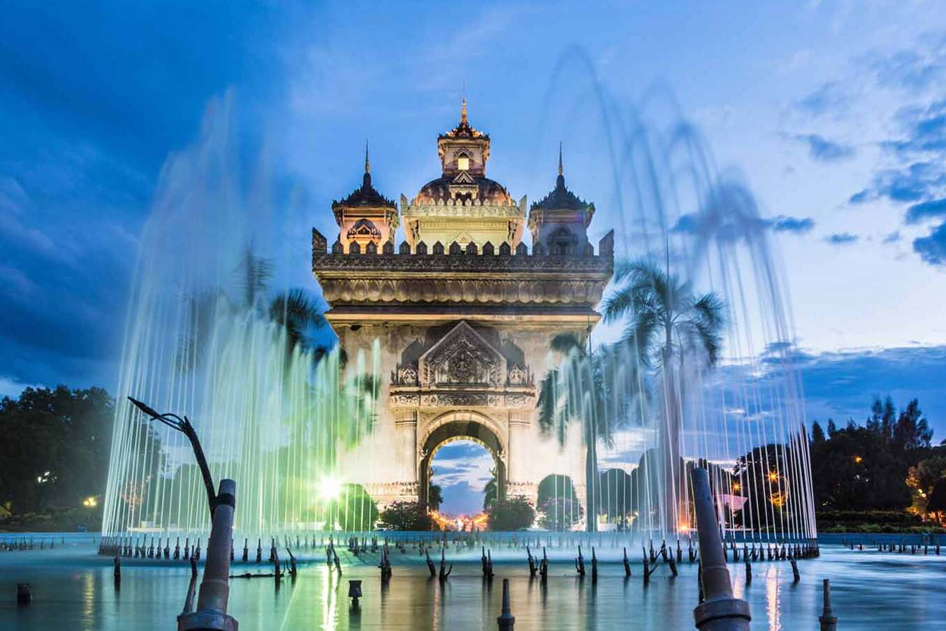 Patuxai la porta del trionfo o della vittoria a Vientiane — Vientiane