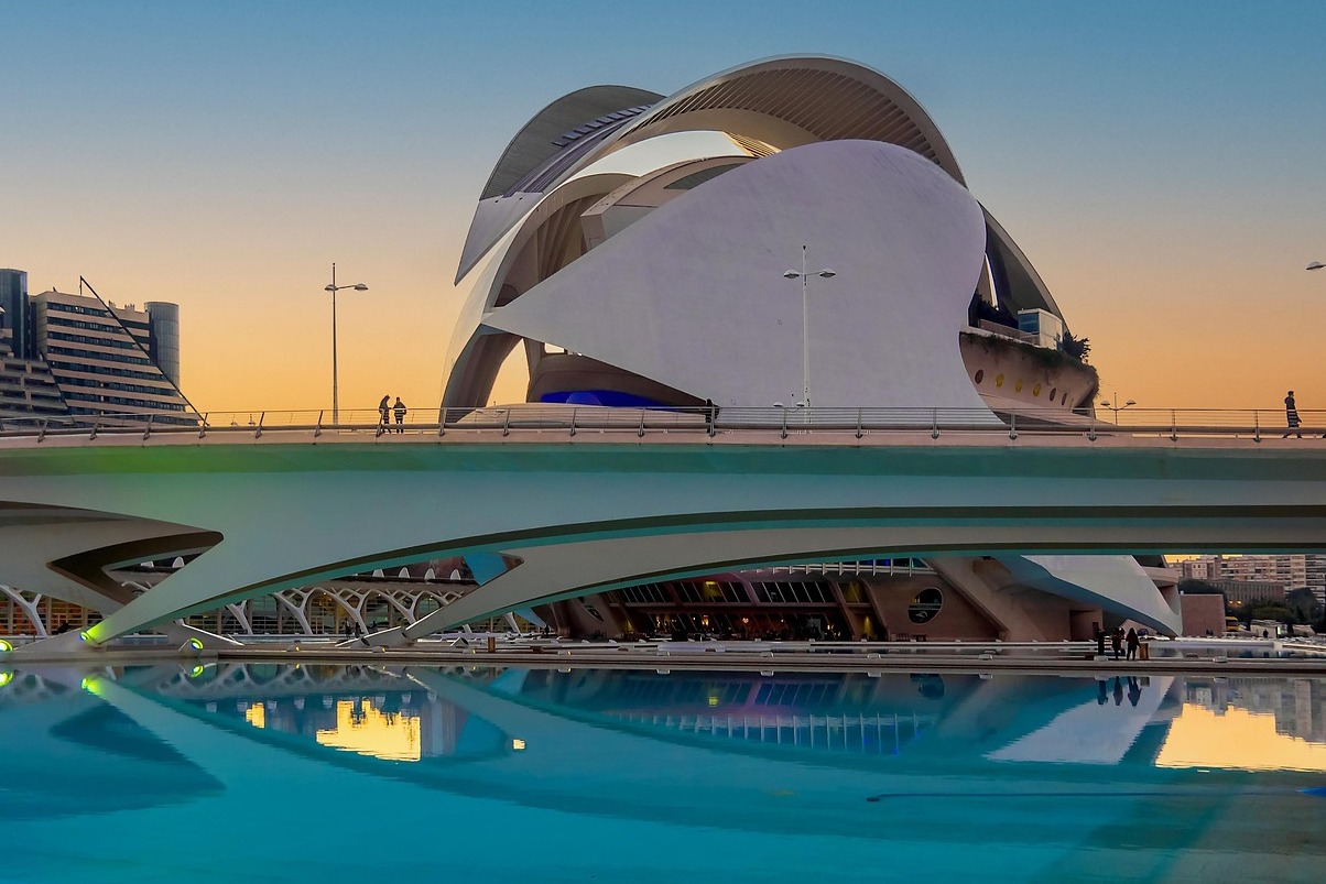 Il palazzo dell'arte della Regina Sofia a Valencia - València | Secret World Trip Planner