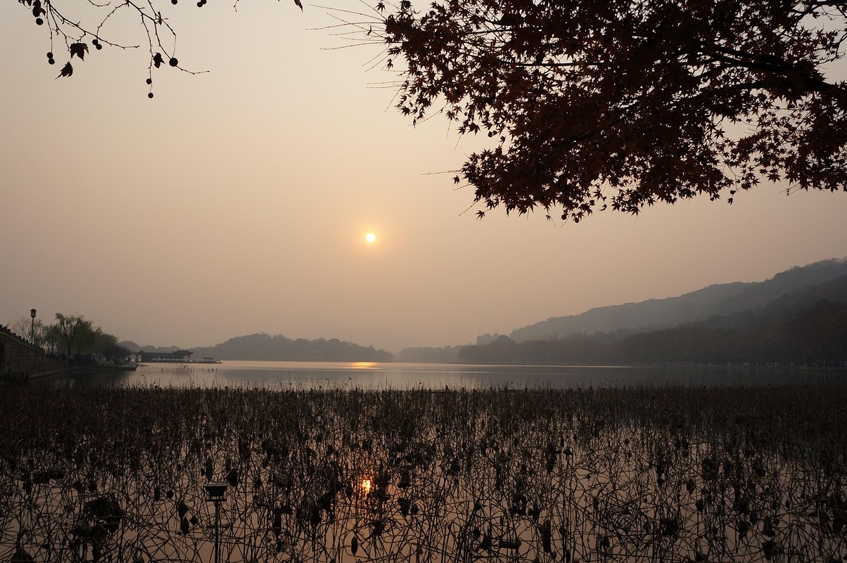 Hangzhou: cermin tiga bulan - Hangzhou | Secret World Trip Planner