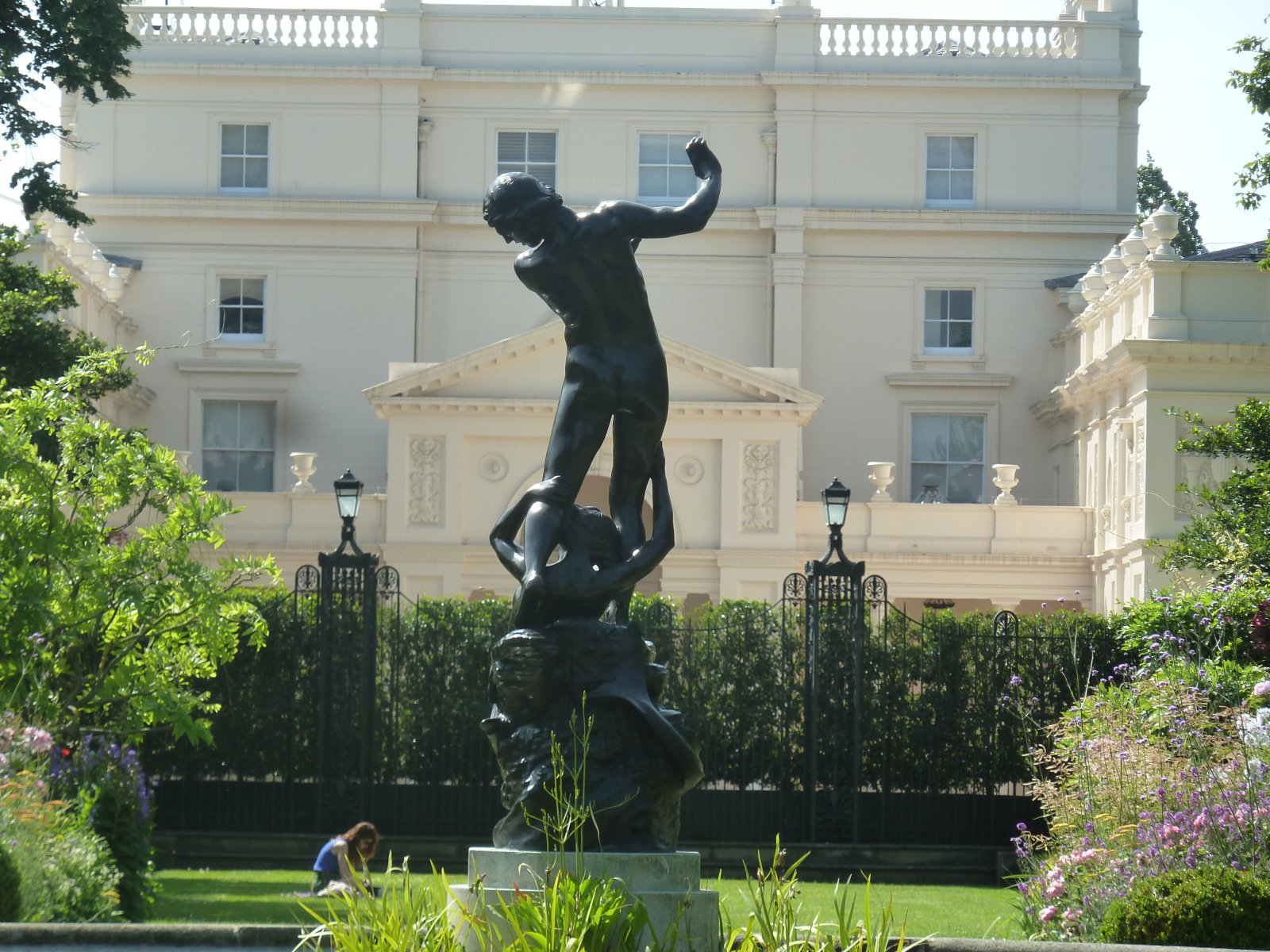 Tajni vrt St. John ' s Lodge: londonska tajna - Inner Cir | Secret World Trip Planner