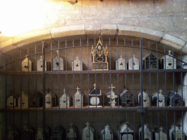 Nattens hylder (Le Mensole della Notte) - Saint-Pol-de-Léon | Secret World Trip Planner