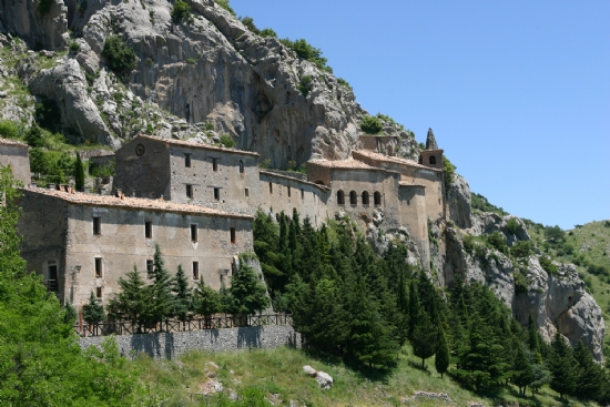 ਸੈਂਟਾ ਮਾਰੀਆ ਡੇਲੇ ਆਰਮੀ ਦੀ ਸੈੰਕਚੂਰੀ - Cerchiara di Calabria | Secret World Trip Planner