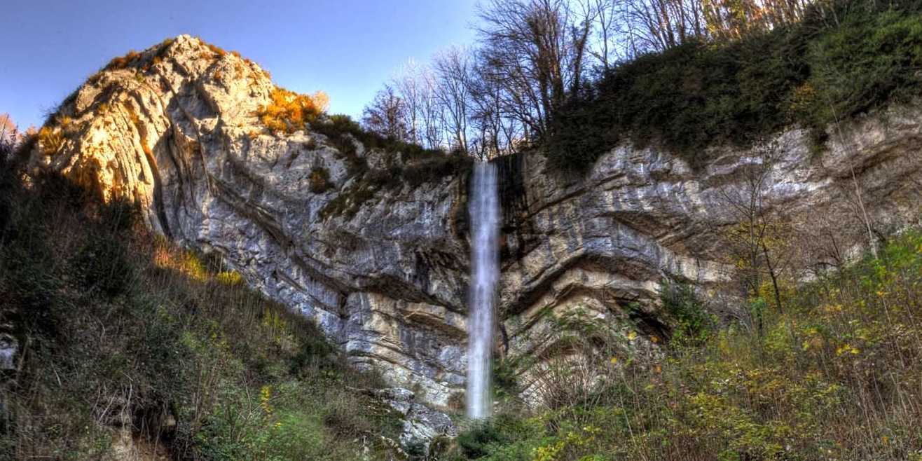 Le cascate del Flumen sono la caratteristica da non perdere - Franca Contea | Secret World Trip Planner