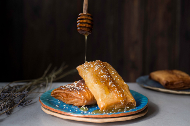 Saganaki z phyllo - Mesaria | Secret World Trip Planner